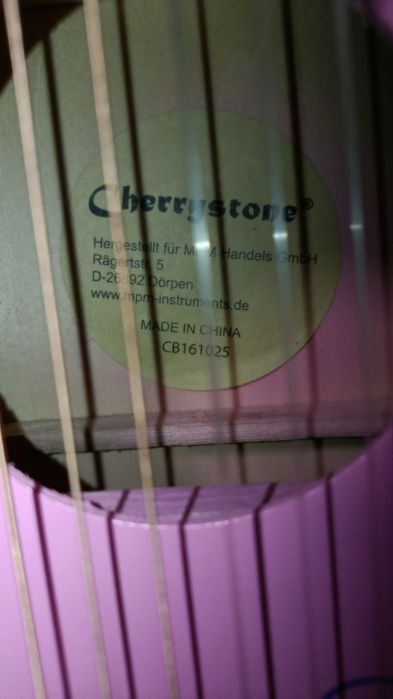 Гітара Cherrystone рожевого кольору