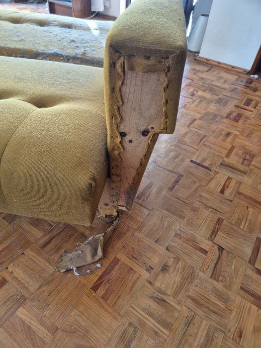 Sofa cama bege antigo