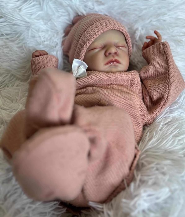 Bebé reborn disponível