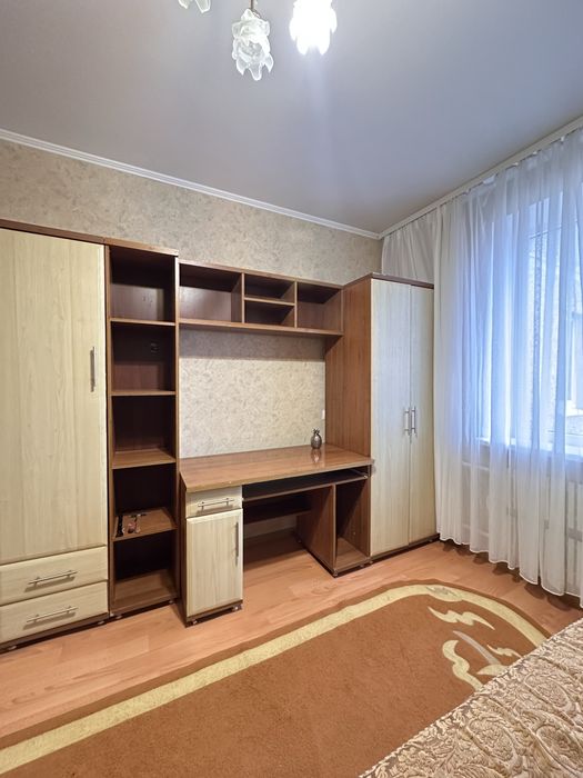 Продаж трикімнатної квартири  з каремонтом , меблями та технікою