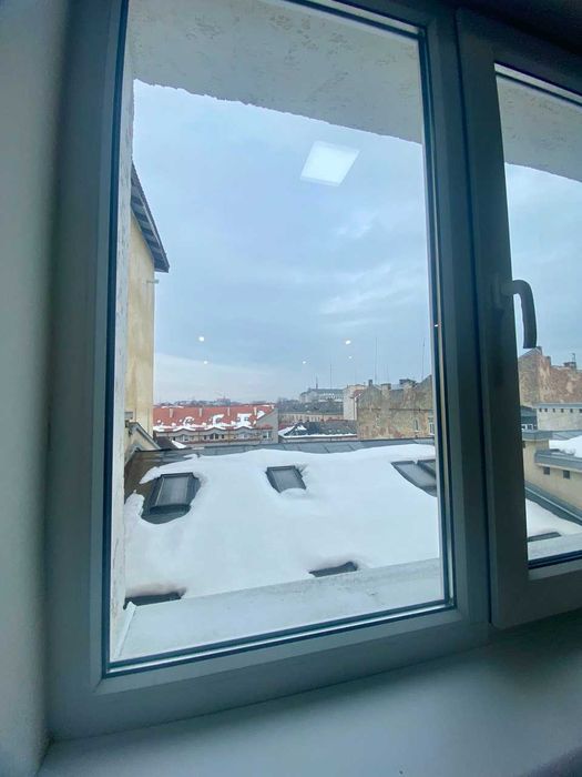 Оренда офісу в центрі 60 м2 з сучасним ремонтом  поряд майдану Шептицького недорого - More
