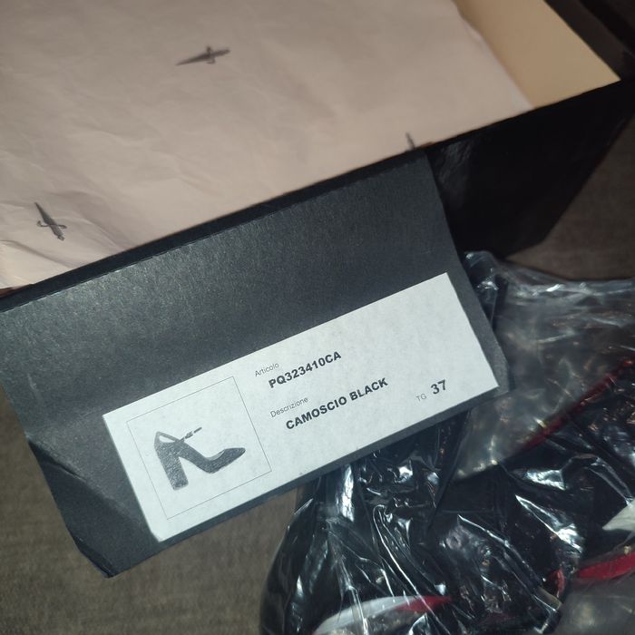 Жіночі туфлі Cesare Paciotti, Італія