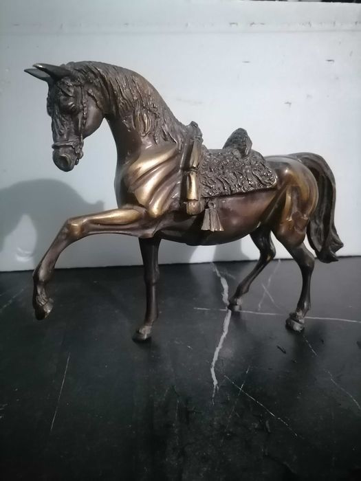 Cavalo, escultura em bronze patinado