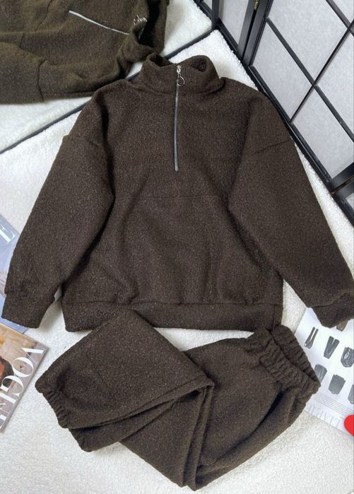 Шоколадний теплий костюм