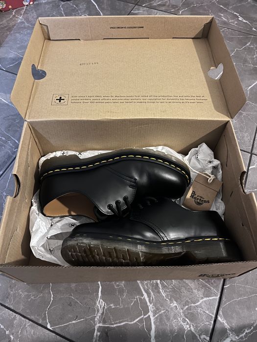 Sapatos pretos Dr. Martens 1461 tamanho 37