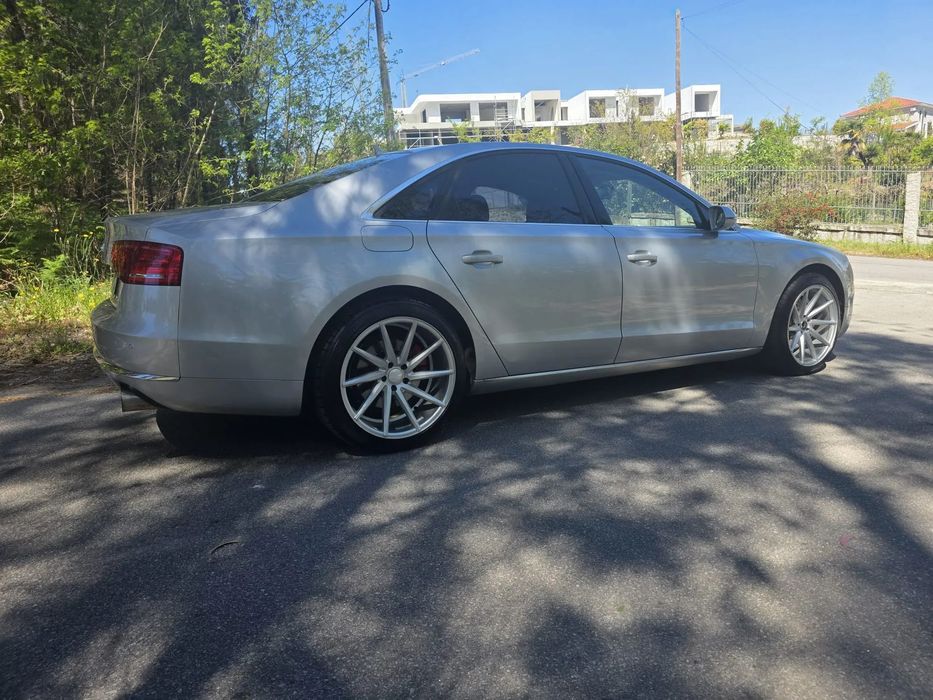 Audi A8 3.0 TDI DPF quattro tiptronic