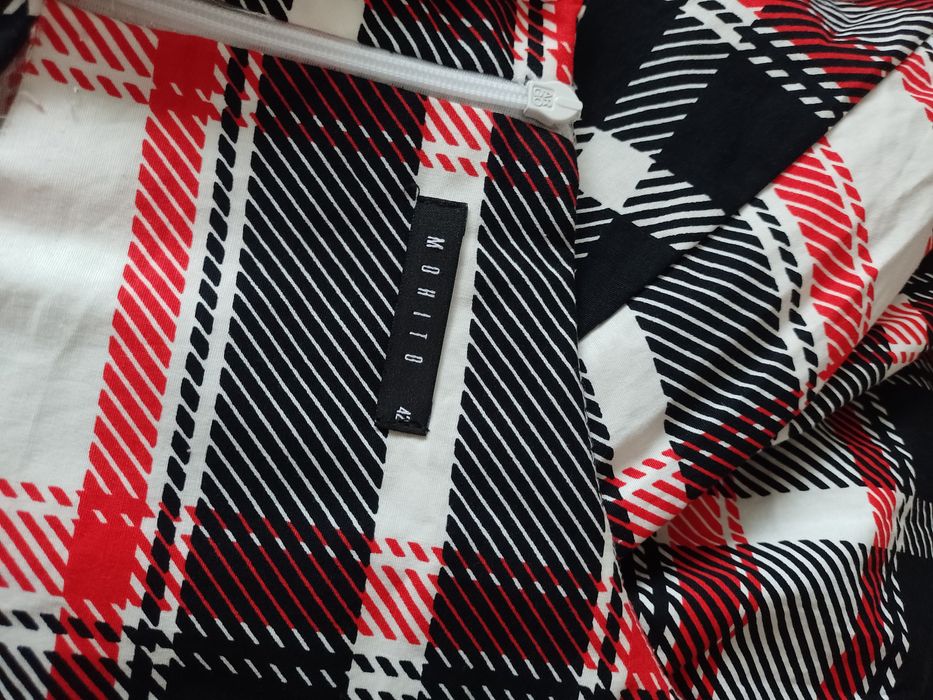 Sukienka w kratkę MOHITO