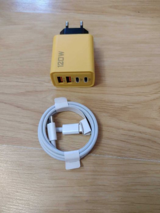 Зарядка  на 4 порти + бонус кабель Type-A Type-C