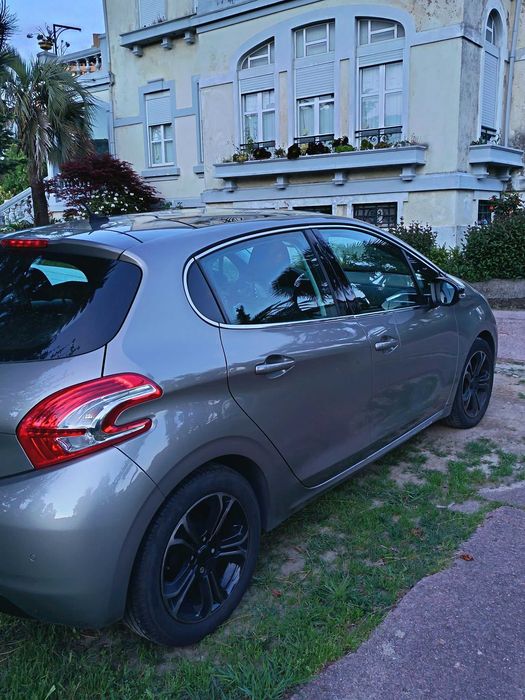 Peugeot 208 1.2 VTi Allure teto panorâmico — photo 2