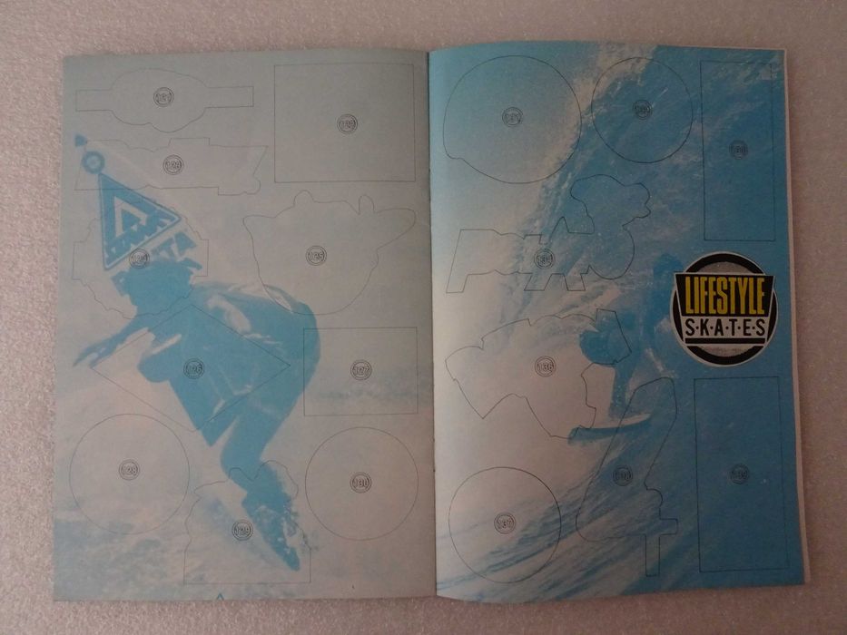 Caderneta de cromos Nova Onda - Tem 9 cromos