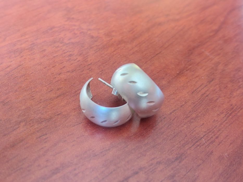 Продам серебряные серги