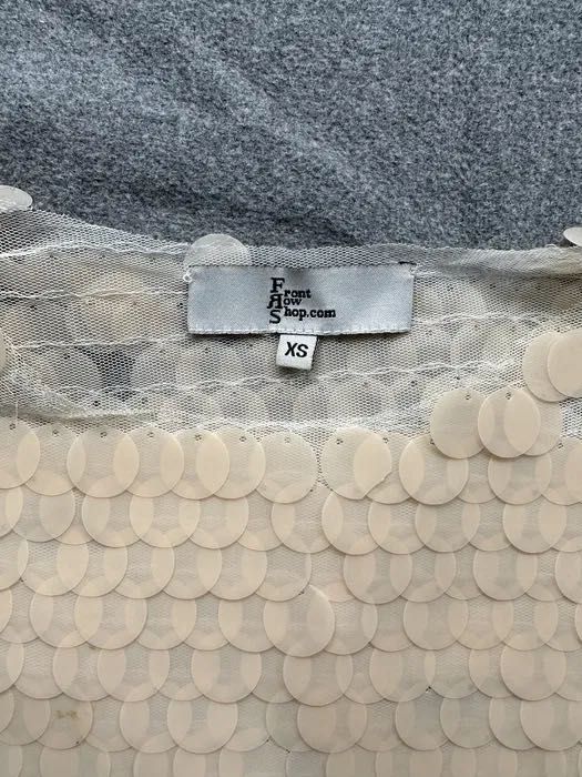 Front Row Shop frontrowshop.com bluzka w łuski cekiny kremowa - r. XS