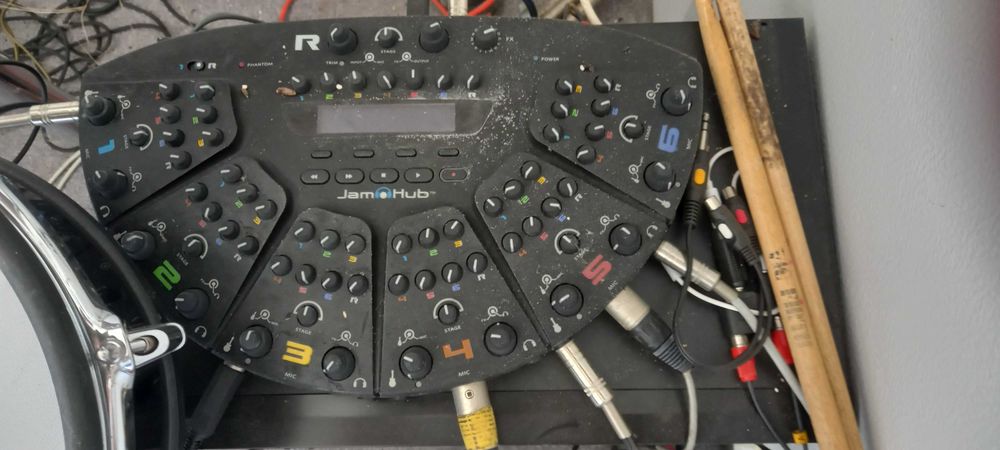 Roland TD20 V-Drums Profissional + altifalantes e misturador Jam-Hub