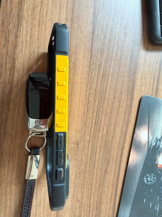 Etui UAG  na iPhone 17 Pro Max - żółte