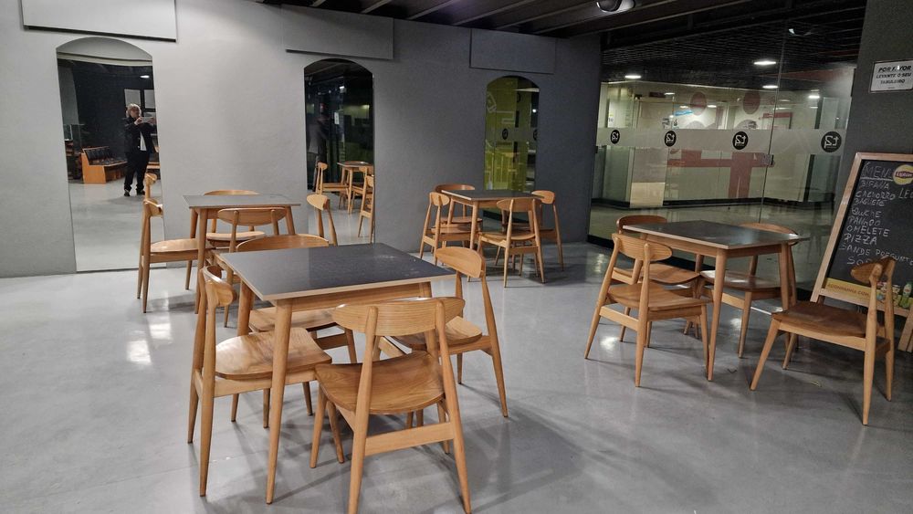 Oportunidade: Equipamentos e mobiliário para café