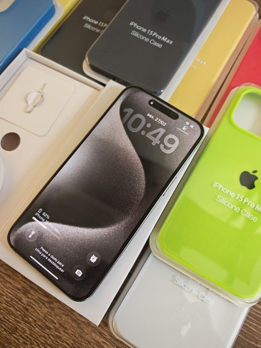 iPhone 15 Pro Max 6.7" 256GB Natural Titanium Em bom estado,  Aceito R