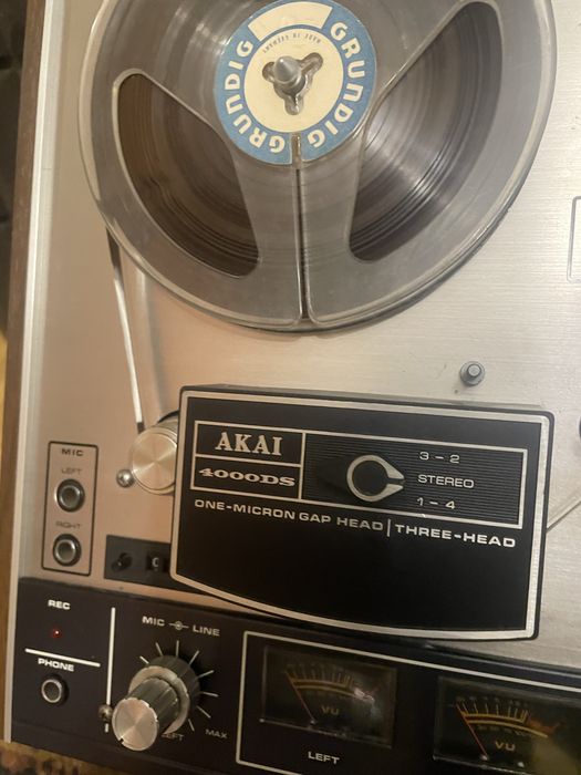 Magnetofo Akai 4000 DB