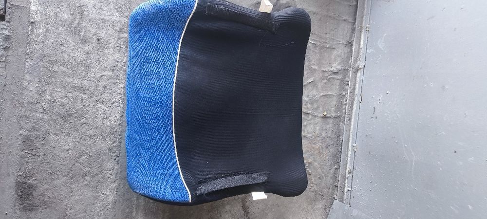 Продам сидужку под ребенка