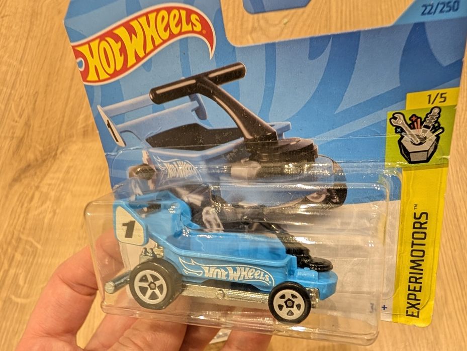 Hot wheels - skate grom i draggin wagon