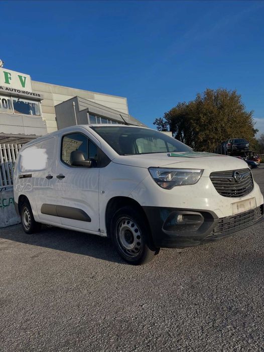 Opel Combo 2020 para peças!