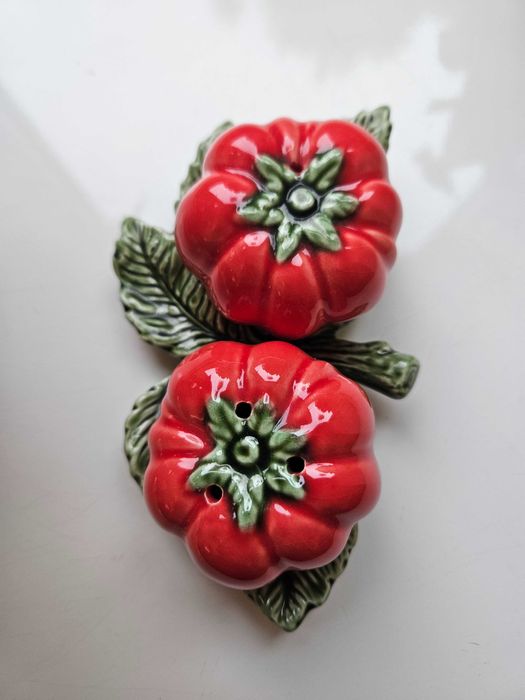 Conjunto de Saleiro e Pimenteiro Design de Tomate por Faiobidos