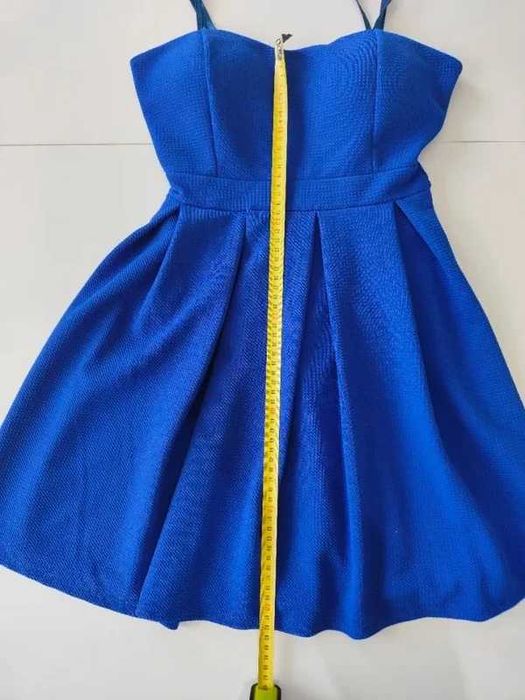 Vestido Curto Azul Elétrico – Estilo Skater / Ajustado (Tam. S)