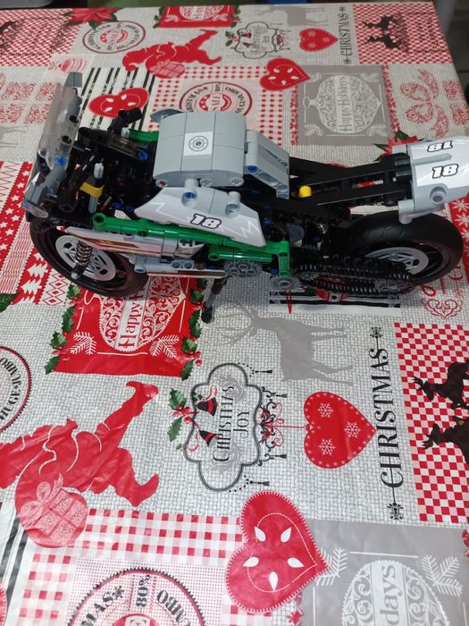 Продам мотоцикл лего