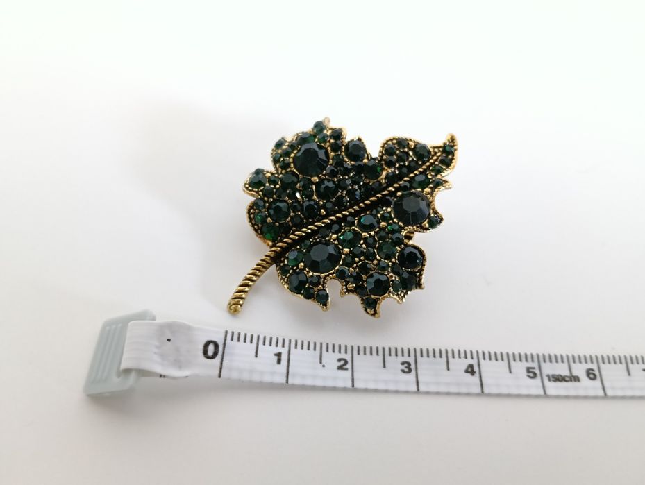 Broszka liść z cyrkoniami