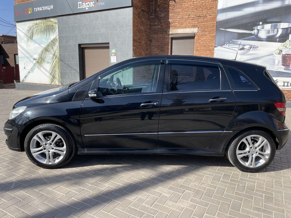 Mercedes benz b220