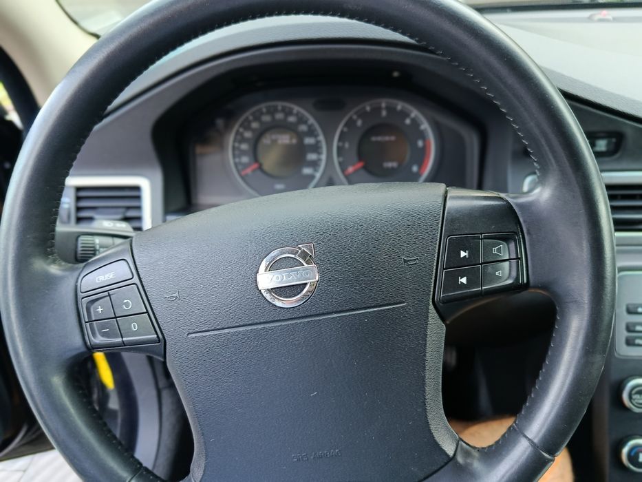 Продам Вольво В70 2,4мотор дизель 2007р.автомат,пригнаний зі Швеції,