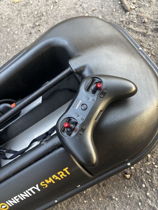 Łódka zanętowa Infinity Boat Smart echo deeper plus wzamcniacz deeper