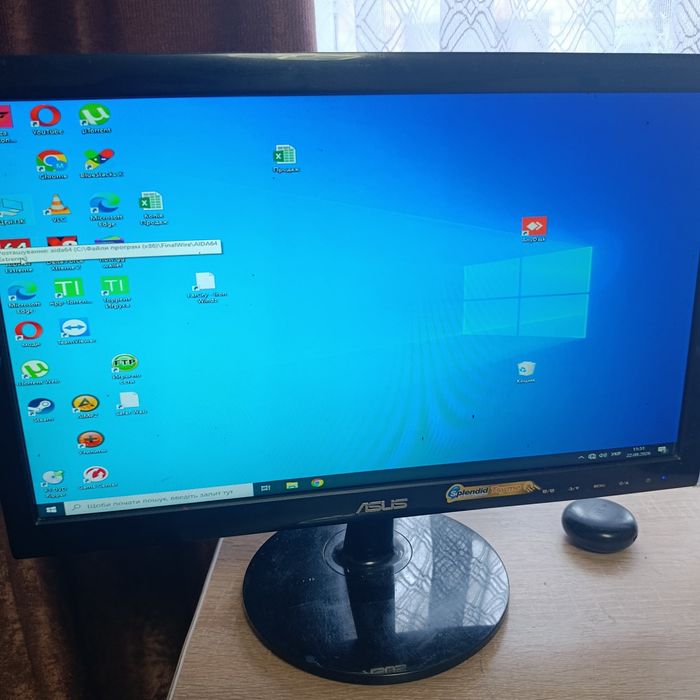 компютер і монітор