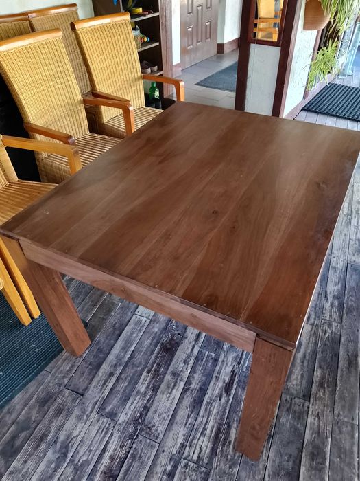 stół kolonialny , stół