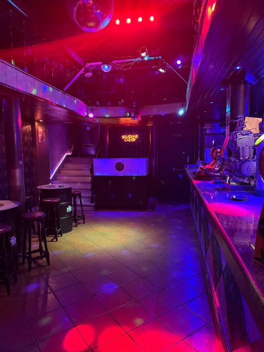 Trespasse de Bar totalmente operacional