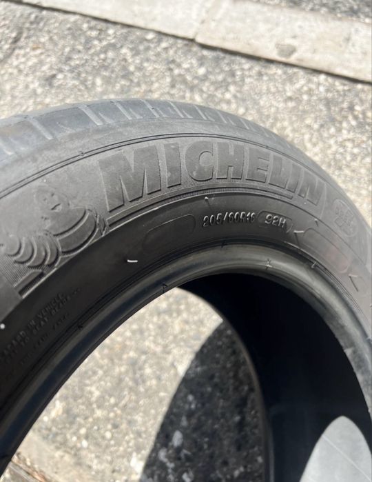 205/60/16 Michelin 2 pneus
