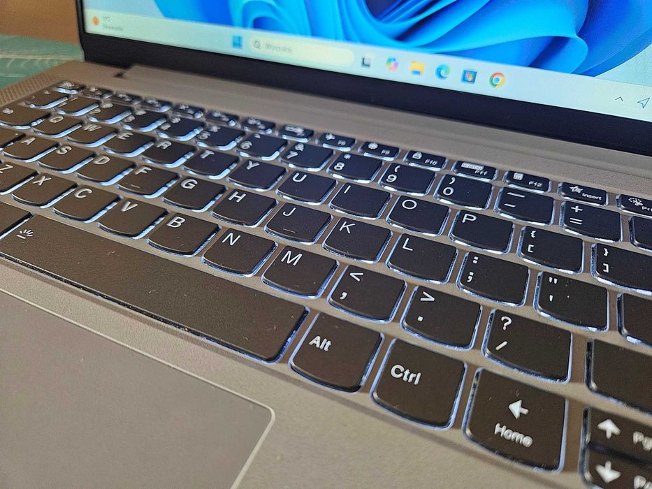 Laptop Lenovo i5-10th 8Gb Ram 512Gb SSD do pracy rozrywki - mocny laptop