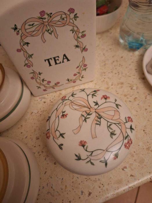 Zestaw trzech pojemników kuchennych vintage Eternal beau