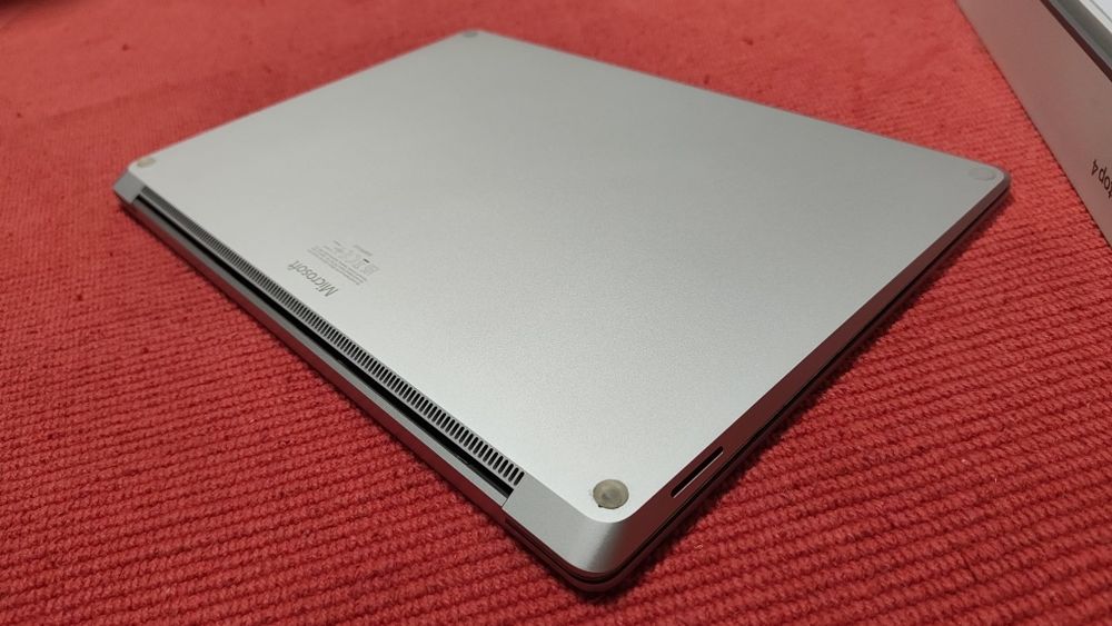 Microsoft Surface Laptop 4 AMD Ryzen 5
