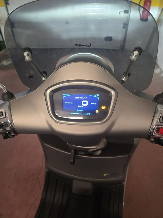 Vespa 300 gts  super com garantia e crédito