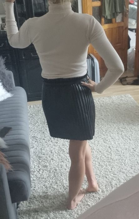 Czarna spódnica z eko skóry XS/ S Butik