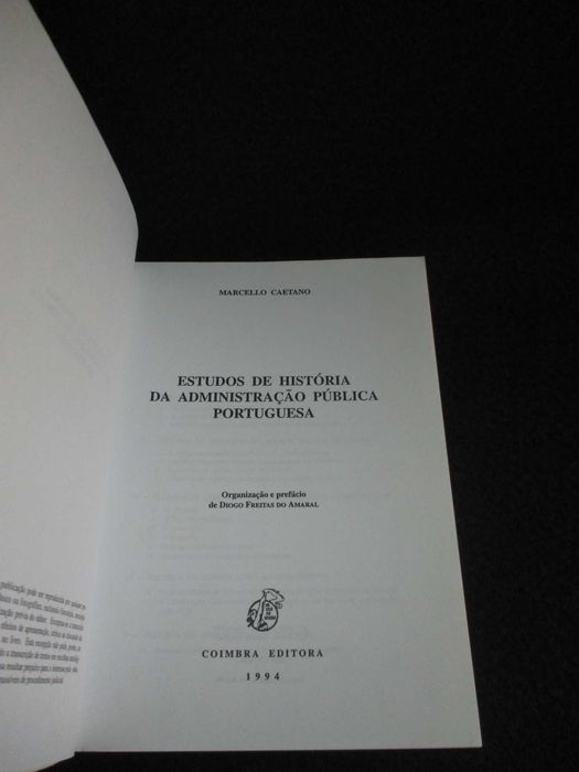 Livro Estudos de História da Administração Pública Portuguesa