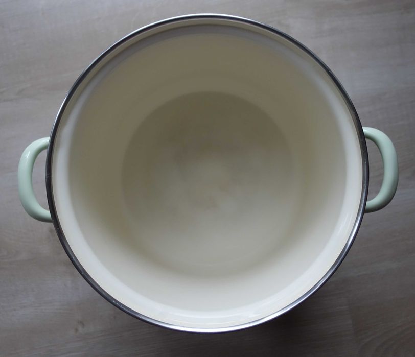 Garnek Riess emaliowany 6l bez pokrywki - jasno zielony