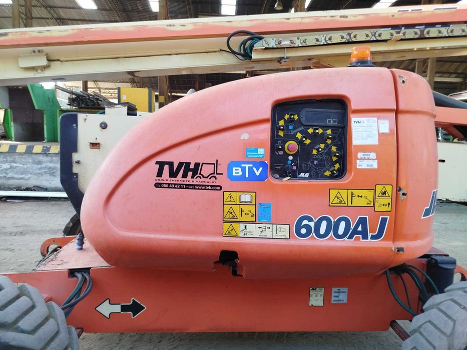 Plataforma telescópica JLG 600 AJ