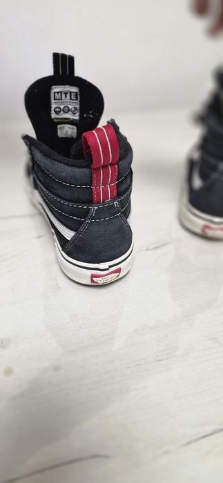 Продаю кросівки the vans демісезоні