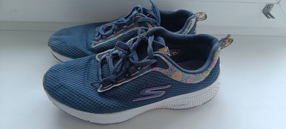 Skechers дівчачі 37,5