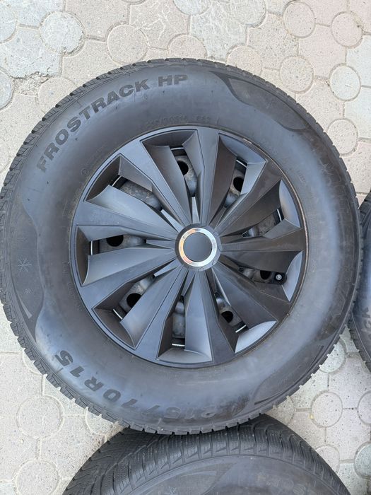 Колеса R15 215 70, 5x114,3 dia 67.1