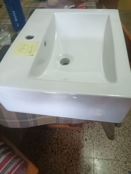 Lavatório de pousar