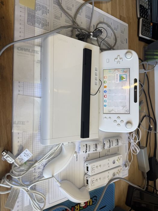 Nintendo Wii U 32GB JAPAN biała GamePad 2x MotionPlus pełny zestaw