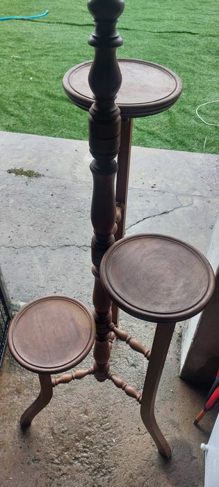 Suporte vertical para 3 floreiras