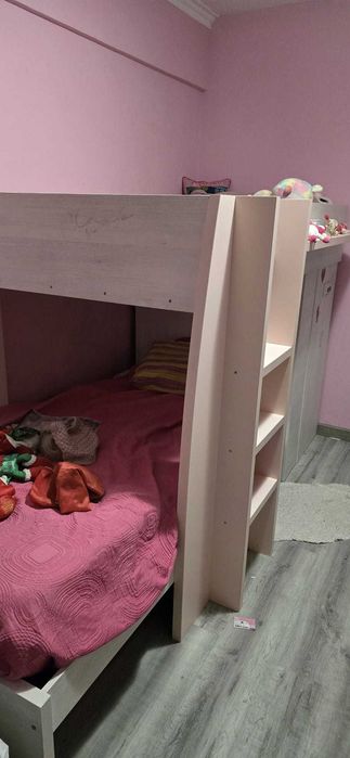 Beliche infantil com roupeiro + 2 colchões – excelente estado